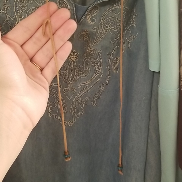 Womens Boho embroidered faded denim top, Small - Picture 7 of 8